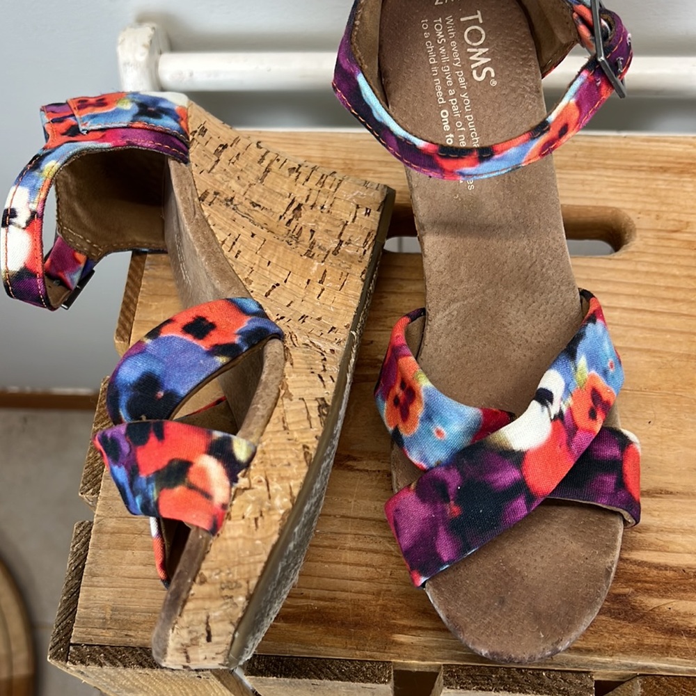 ⭐️TOMS Platform Espadrille Wedge sandals size 7